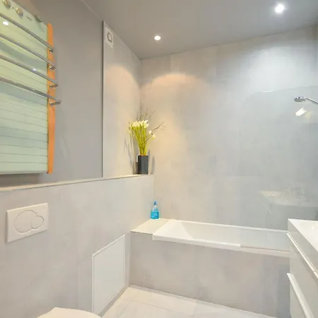 Luxurious 2bdrm 2 Ba In The Heart Of Le Marais *