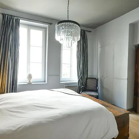 Luxurious 2bdrm 2 Ba In The Heart Of Le Marais Apartment